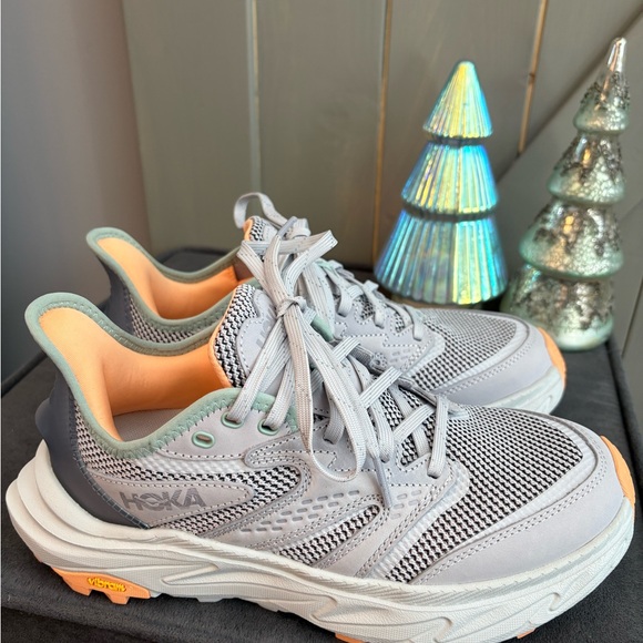 Woman’s HOKA’S Anacapa 2 Freedom size 7.5  Gray and Peach Walking Sneakers - Picture 2 of 10